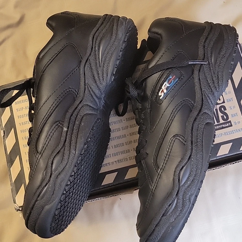 Nonslip shoes - Picture 2 of 6